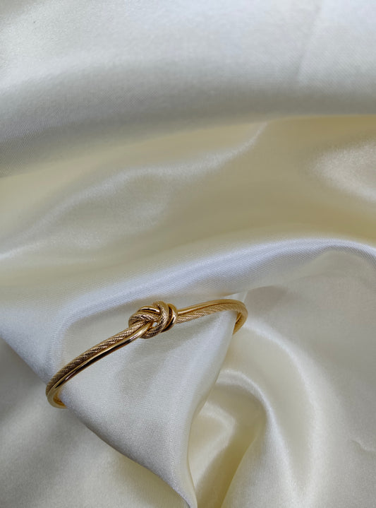 Bracelet fin avec boucle tressée